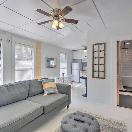 Wonderful Getaway In Galveston Minutes From Beach!